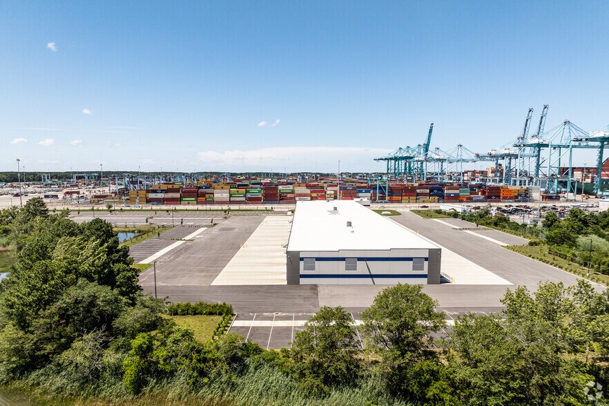 More Photos Of 1 Wild Duck Ln, Portsmouth Distribution For Lease