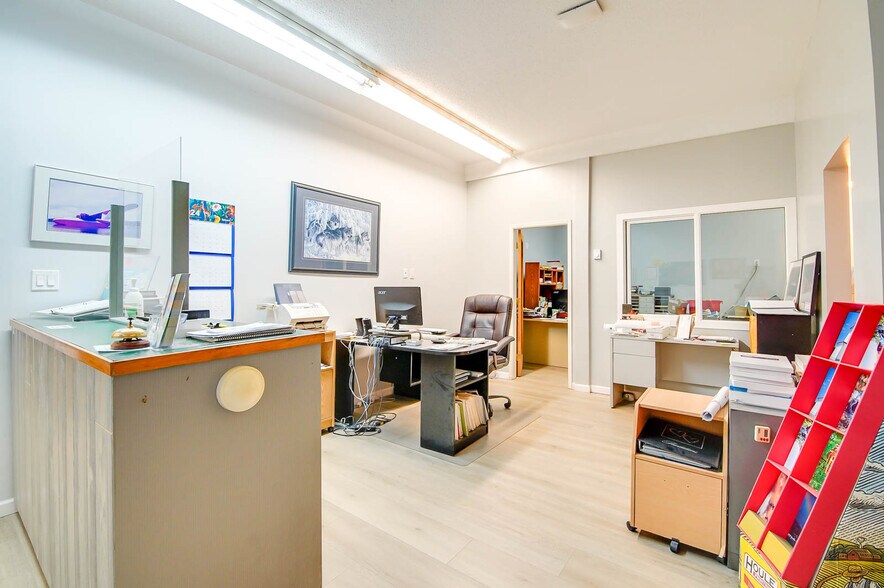 More Photos Of 4918 Napier St, Port Alberni Flex For Sale