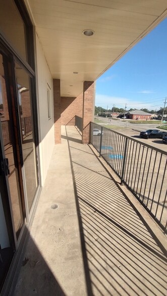 More Photos Of 1225 N Logan St, Texas City Office For Lease