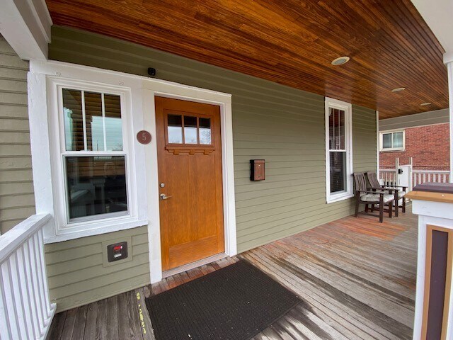 More Photos Of 5 S 6th Ave, La Grange Office For Sale