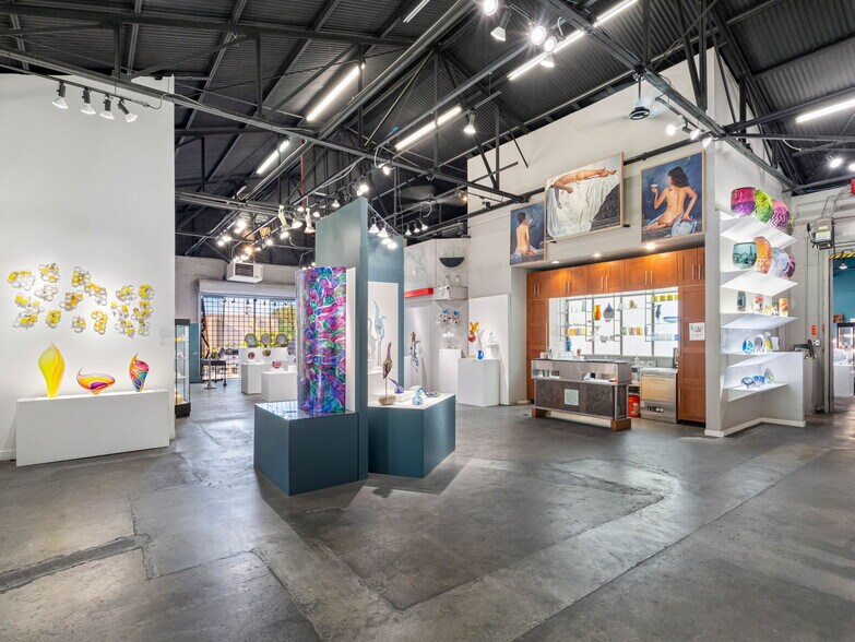 More Photos Of 2342 Emerson Ave S, Saint Petersburg Manufacturing For Sale