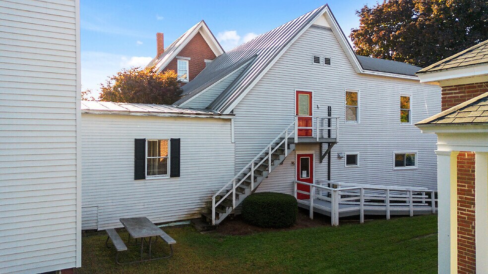 More Photos Of 44 Elm St, Waterville Office For Sale