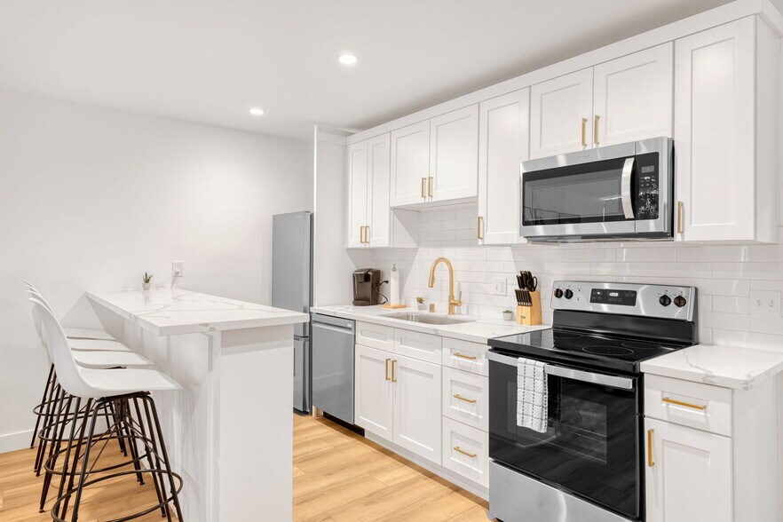 More Photos Of 74380 El Camino, Palm Desert Apartments For Sale