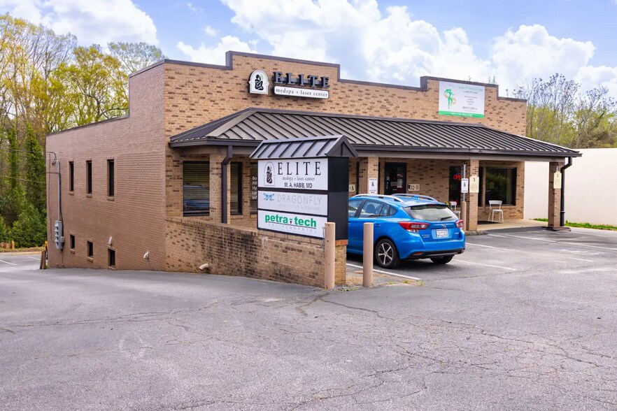 Primary Photo Of 732 Wade Hampton Blvd, Greenville Storefront Retail Office For Lease