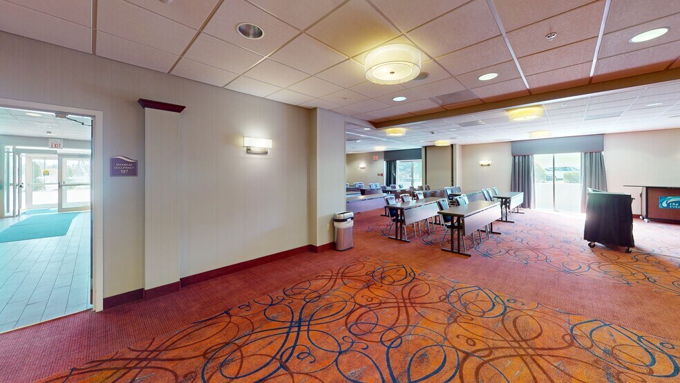 More Photos Of 21 Front St, Manchester Sports And Entertainment For Lease