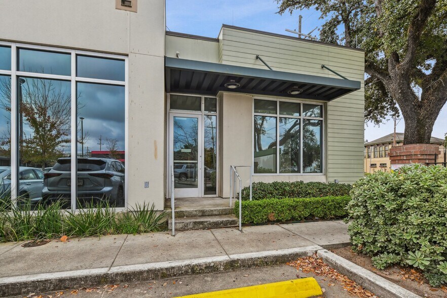 More Photos Of 2222 St Claude Ave, New Orleans Freestanding For Lease