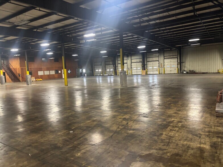 More Photos Of 150 Fox Sauk Rd, Ottumwa Warehouse For Lease
