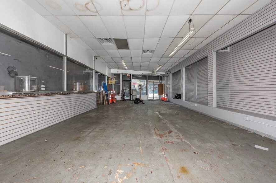 More Photos Of 5132 Park Heights Ave, Baltimore Storefront Retail Office For Lease