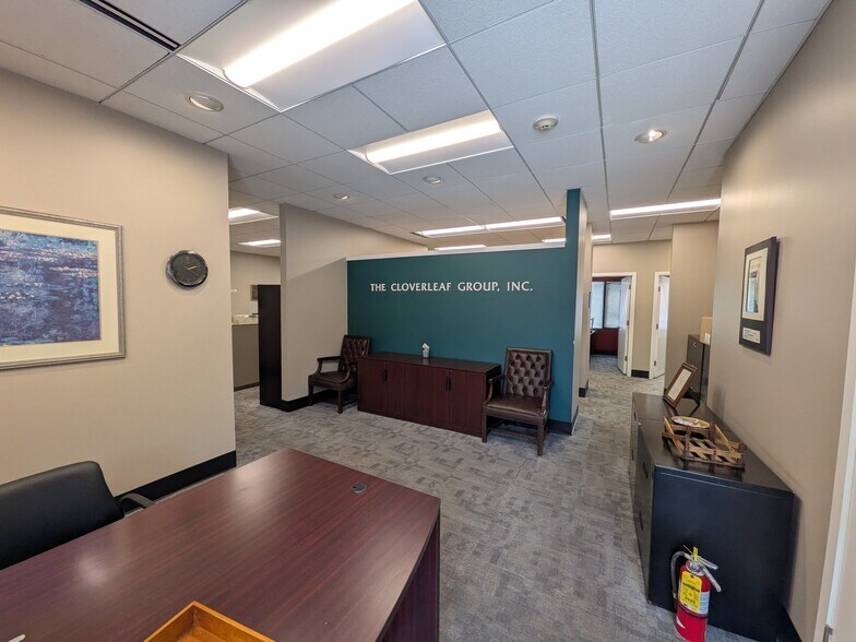 More Photos Of 666 Dundee Rd, Northbrook Office For Sale