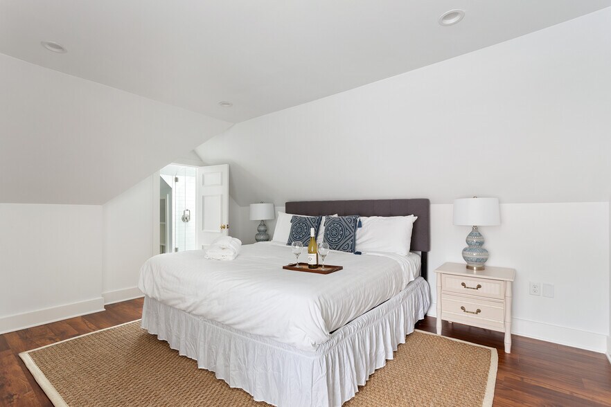 More Photos Of 184 Ashley Ave, Charleston Specialty For Sale