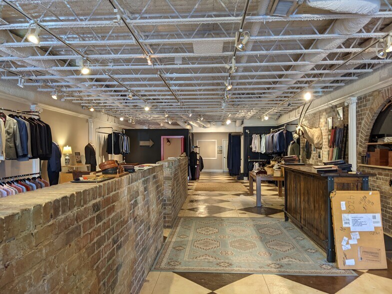 More Photos Of 24 E Andrews Dr NW, Atlanta Storefront For Lease