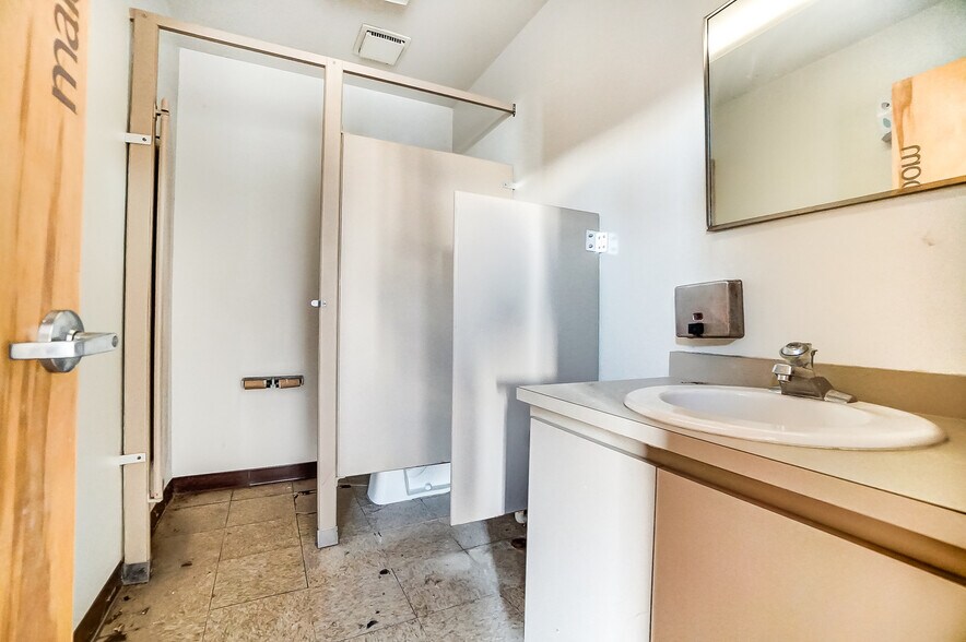 More Photos Of 6750 Brandt Pike, Huber Heights Medical For Sale