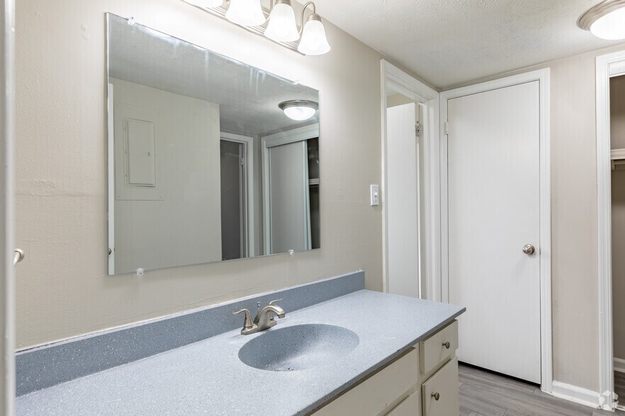 More Photos Of 235 Sycamore Dr, Athens Apartments For Sale