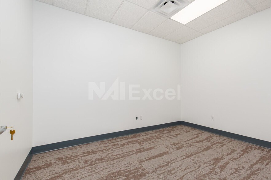 More Photos Of 2880 Simmons St, North Las Vegas Distribution For Sale