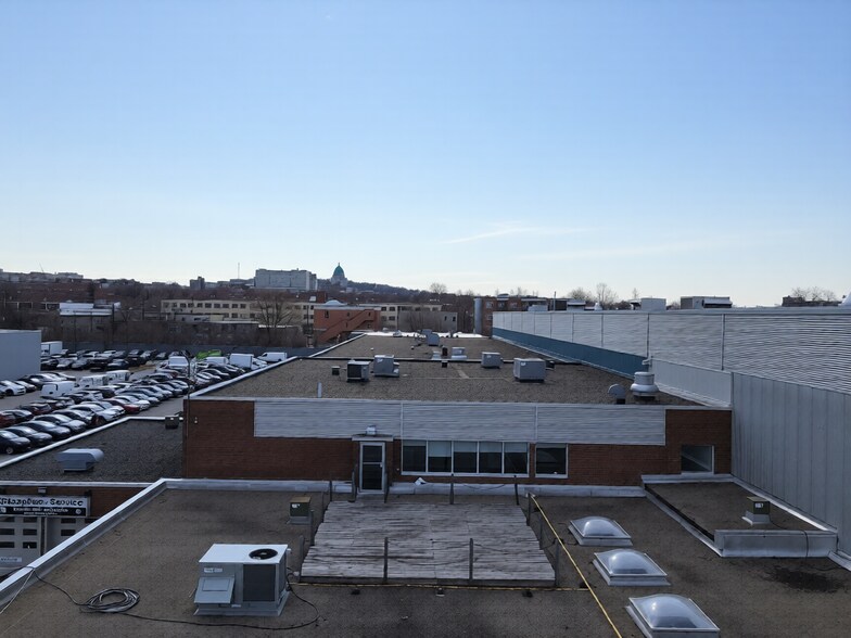More Photos Of 4040 Rue Jean-Talon O, Montréal Flex For Lease