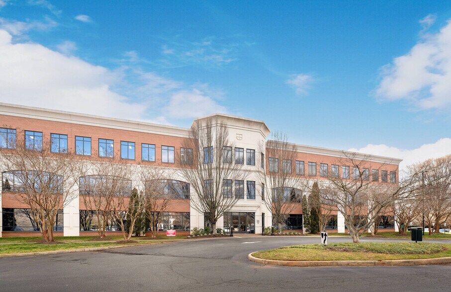 More Photos Of 600 Peter Jefferson Pky, Charlottesville Medical For Sale