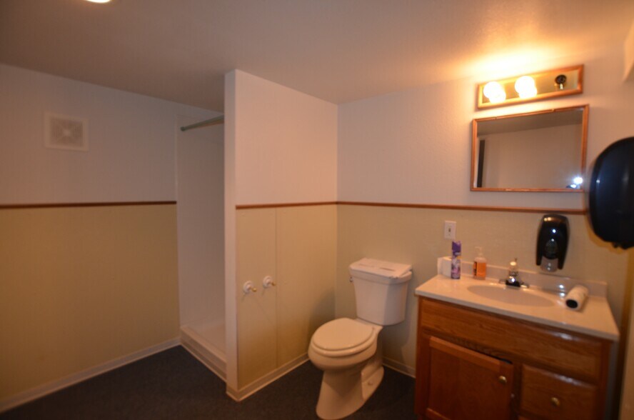 More Photos Of 4 S Idaho St, Dillon Office For Sale