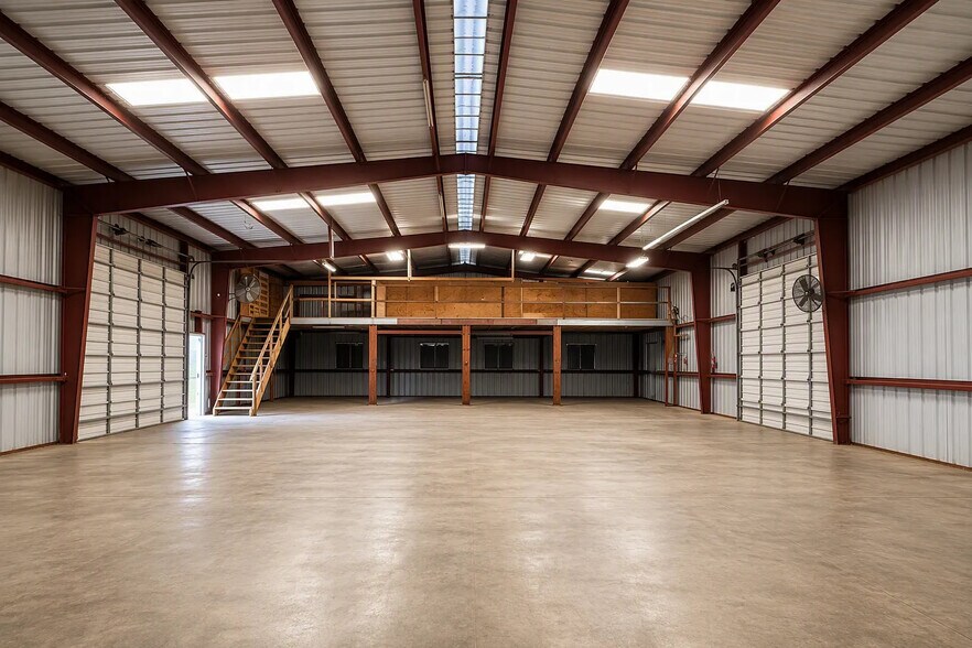 More Photos Of 415 Main St, La Marque Service For Lease