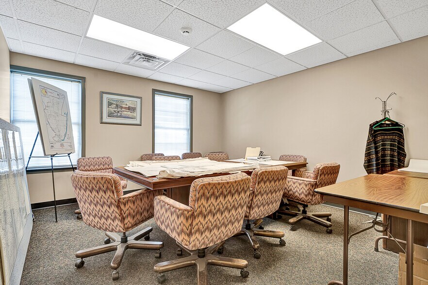 More Photos Of 350 W Main St, Trappe Office For Sale
