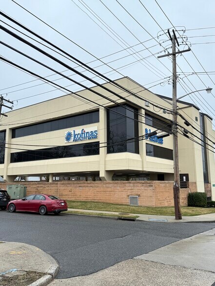 More Photos Of 66 Powerhouse Rd, Roslyn Heights Medical For Lease