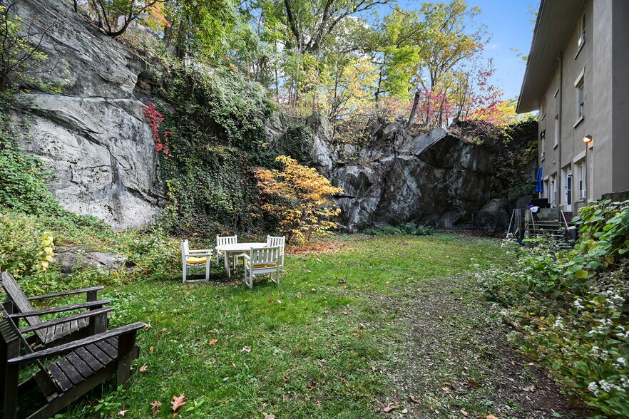 More Photos Of 1 Riverside Dr, Sleepy Hollow Village Apartments For Sale