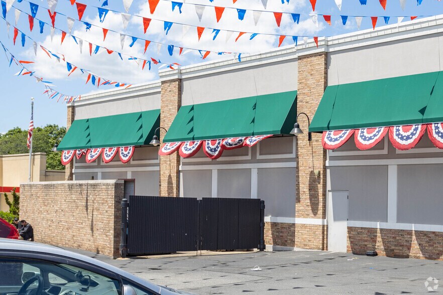 More Photos Of 8285 Jericho Tpke, Woodbury Unknown For Lease