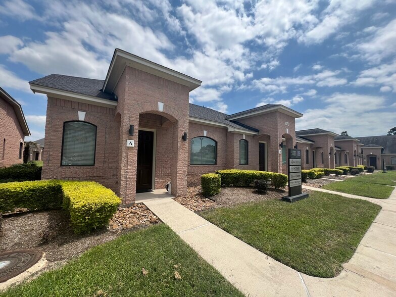 More Photos Of 5501-5529 Louetta Rd, Spring Unknown For Lease