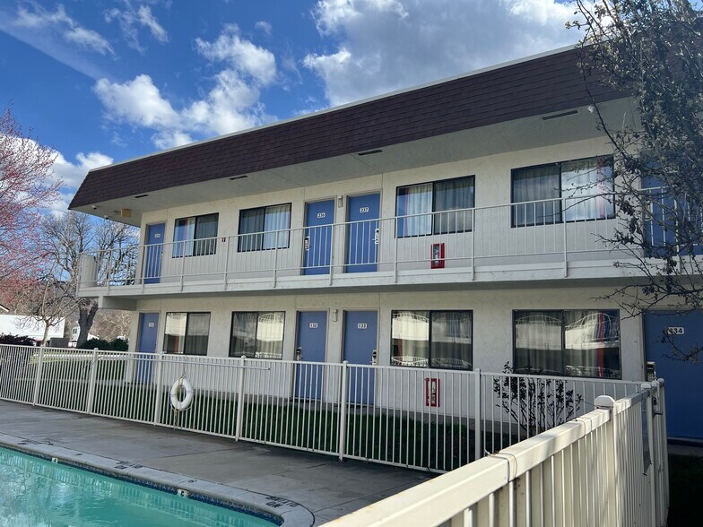 More Photos Of 1785 S Main St, Yreka Hospitality For Sale