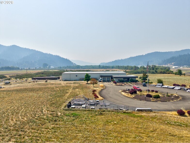 More Photos Of 850 Garden Valley Cir, Sutherlin Industrial For Sale