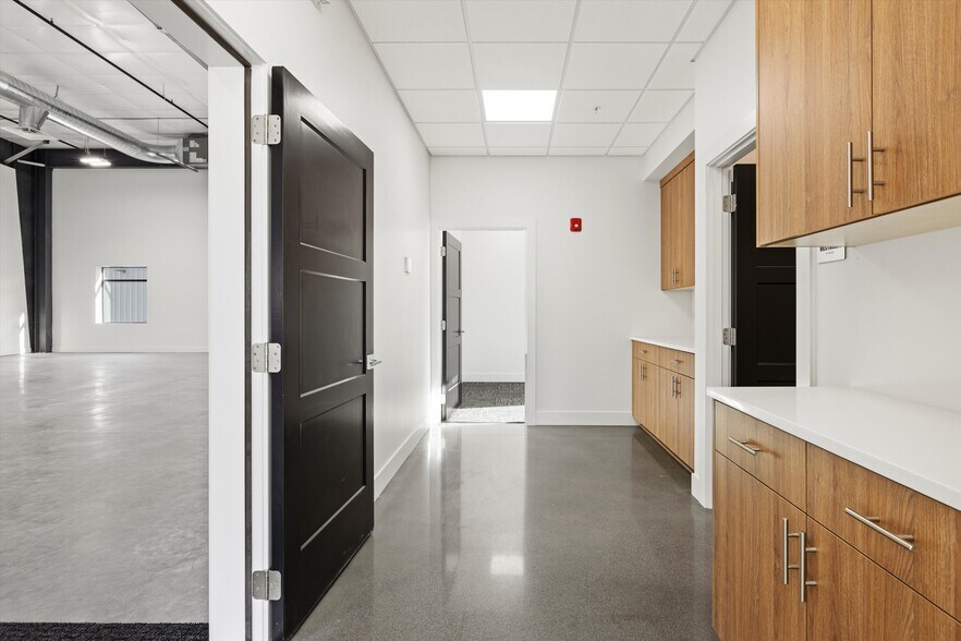 More Photos Of 2517 Logan St, Richland Service For Sale