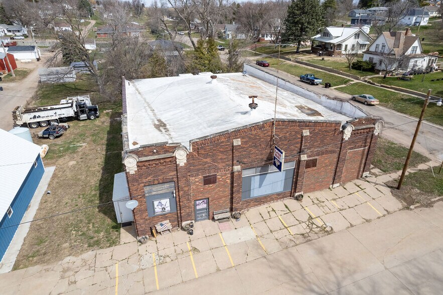 More Photos Of 134 E 2nd St, Leigh Sports And Entertainment For Sale