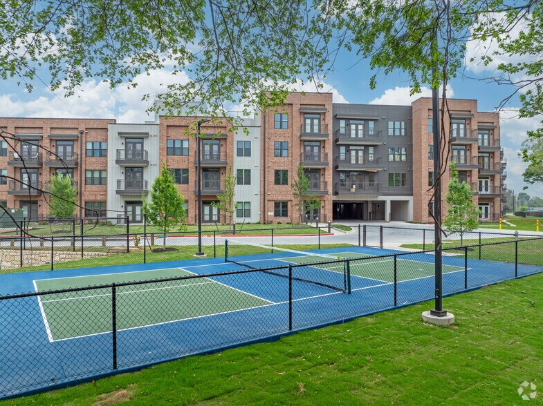 More Photos Of 760 Airport Blvd, Austin Apartments For Lease