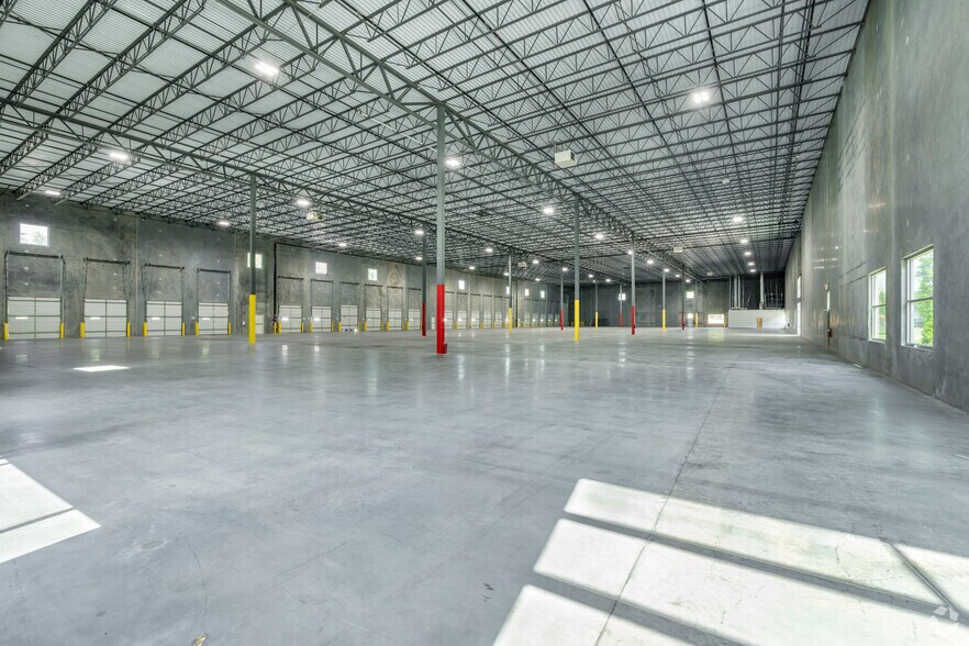 More Photos Of 4330 Silverpark Dr, Charlotte Unknown For Lease