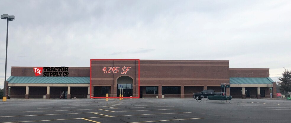 More Photos Of 1020 1st Ave NE, Cairo Department Store For Lease