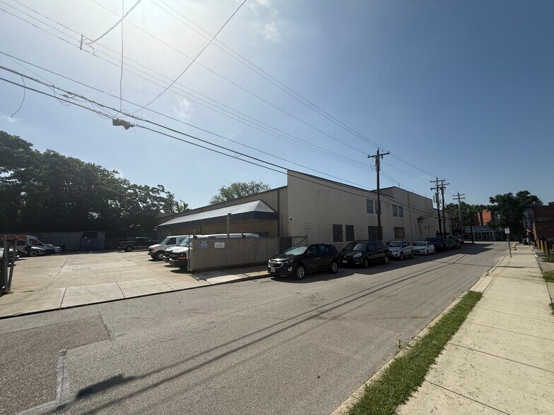More Photos Of 2016 Madison Rd, Cincinnati Storefront Retail Office For Lease