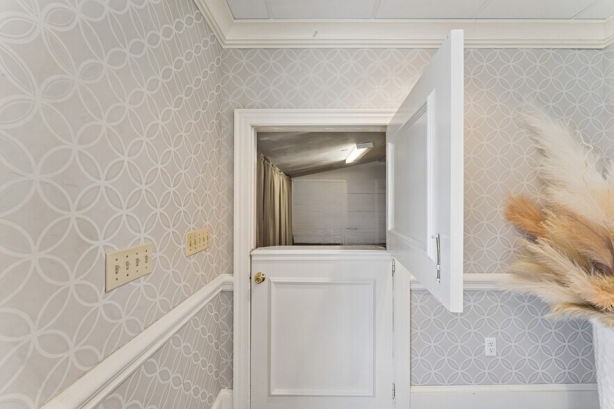 More Photos Of 62 Cove St, New Haven Specialty For Sale
