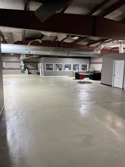 More Photos Of 160 W Mallory Ave, Memphis Industrial For Sale