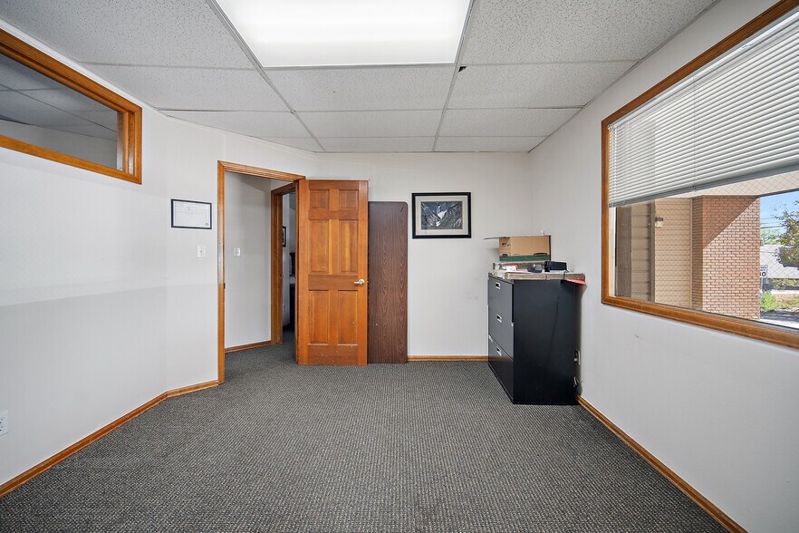 More Photos Of 2103 Uintah St, Colorado Springs Office For Sale