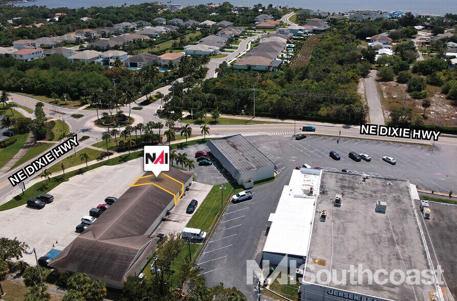 More Photos Of 2327-2331 NE Dixie Hwy, Jensen Beach General Retail For Lease