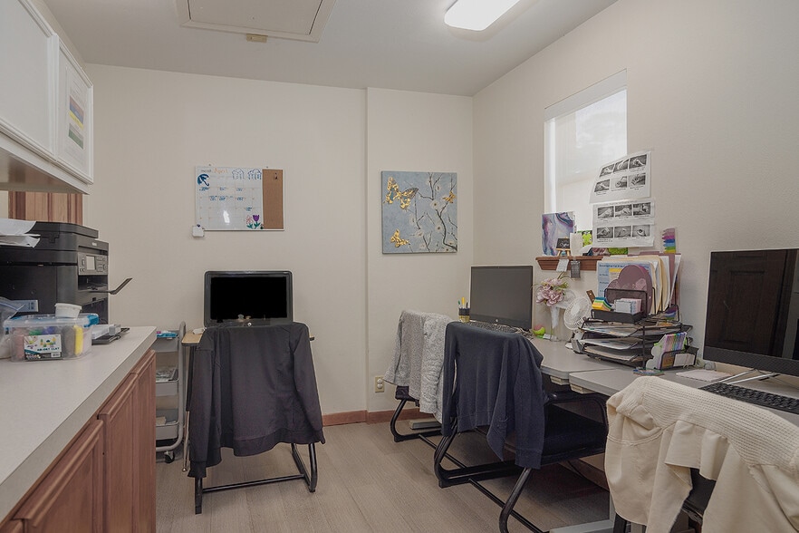 More Photos Of 26407 Oak Ridge Dr, Spring Medical For Sale