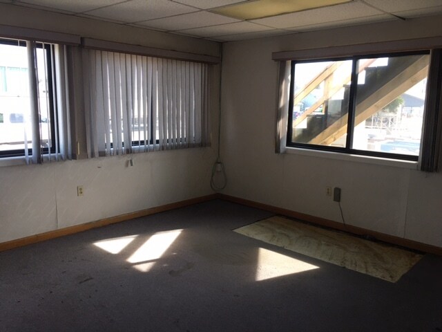 More Photos Of 32080 Old Highway 34, Tangent Industrial For Lease