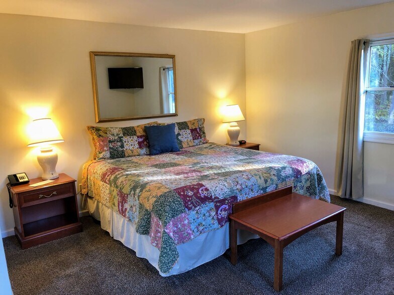 More Photos Of 211 Mail Rd, Barryville Hotel For Sale