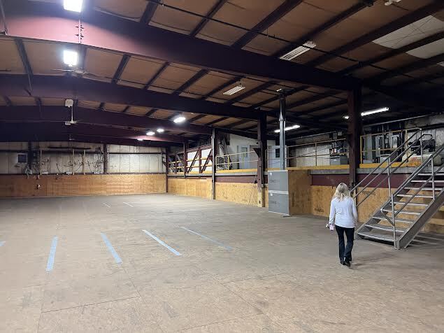 More Photos Of 4 Gator Rock Rd, Somersworth Distribution For Sale