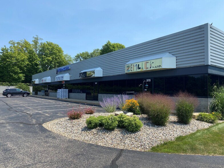 More Photos Of 3765-3773 Sky King Blvd, Kalamazoo Light Distribution For Lease