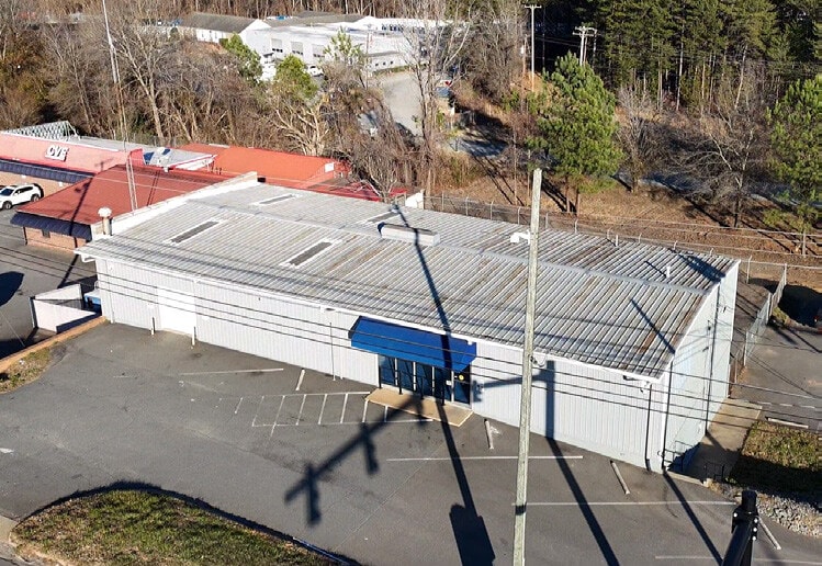 More Photos Of 2304 N Chester St, Gastonia Warehouse For Lease