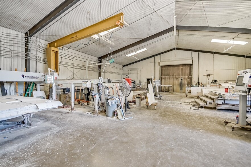 More Photos Of 22108 Odell Fairway Trl, Spicewood Industrial For Sale