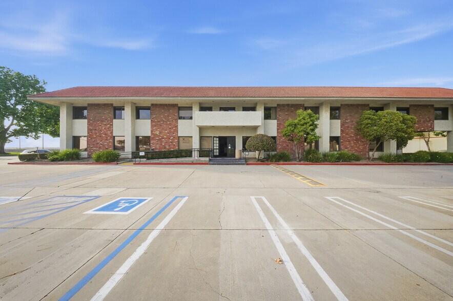 More Photos Of 5011 Argosy Ave, Huntington Beach Loft Creative Space For Sale