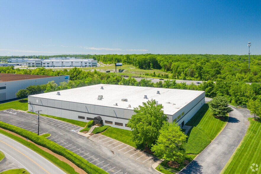 More Photos Of 1375 Heil Quaker Blvd, La Vergne Distribution For Lease