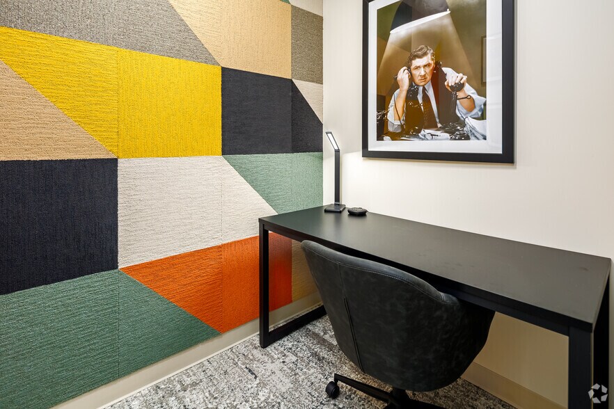 More Photos Of 4324 Mapleshade Ln, Plano Office For Lease