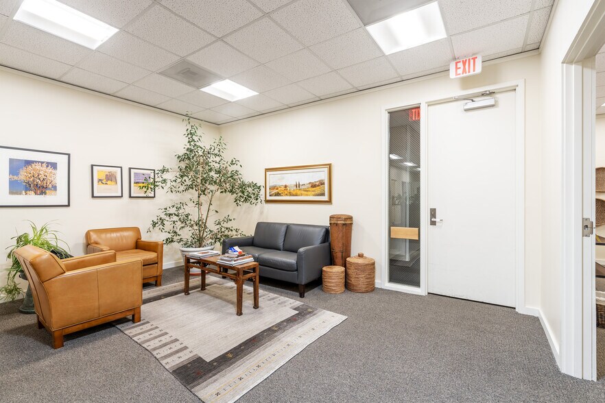 More Photos Of 125 Lincoln Ave, Santa Fe Office For Lease